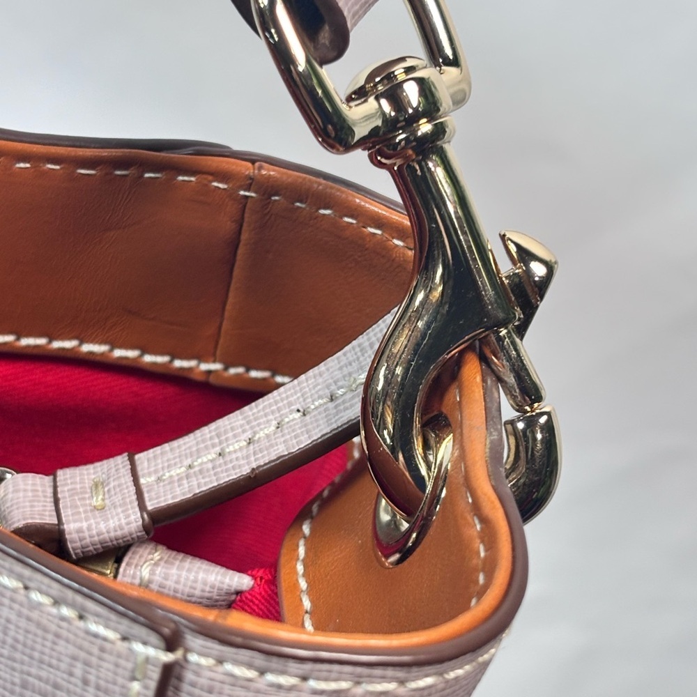 Dooney & Bourke Pink Shoulder Bag with Classic Elegance π¦’π€ - Picture 9 of 16